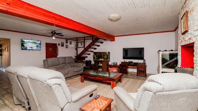 5 Bedroom Property for Sale in Aalwyndal Western Cape